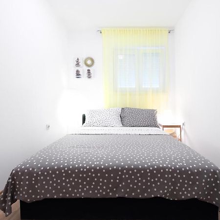Apartman Don Pag Town Eksteriør bilde