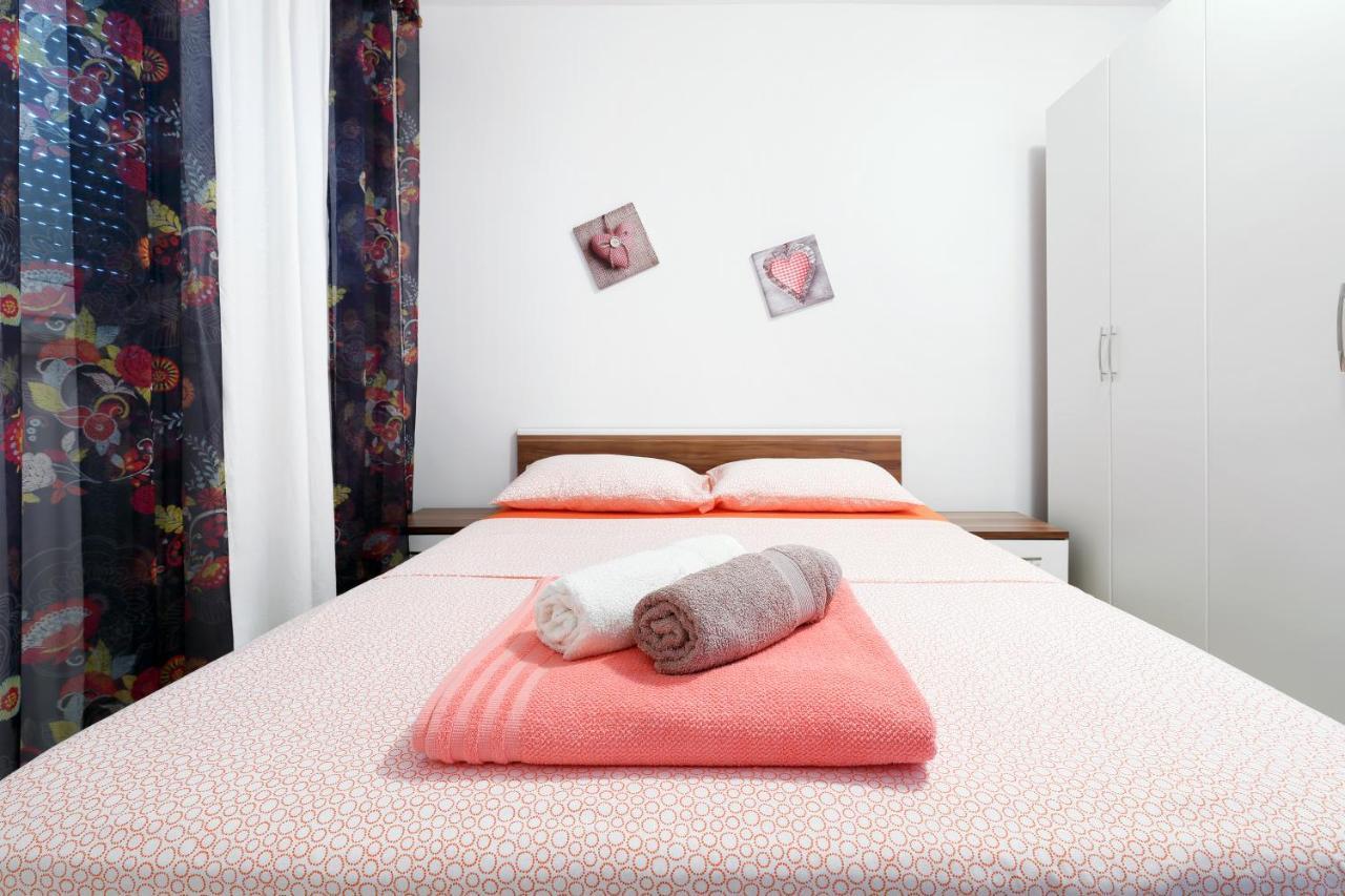 Apartman Don Pag Town Eksteriør bilde